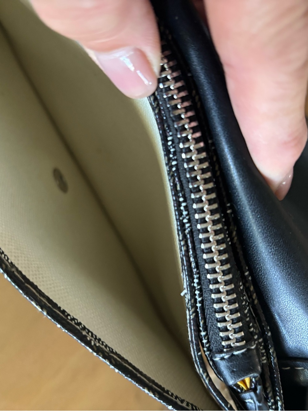 Crossbody bag - Picture 4 of 11